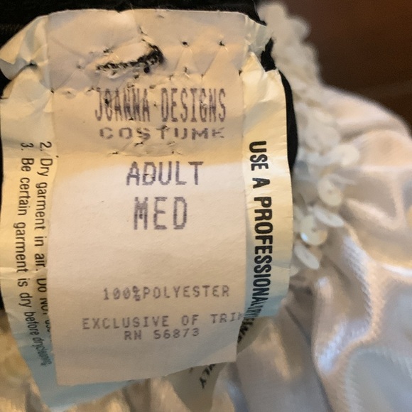 Ladies costume - Picture 3 of 5